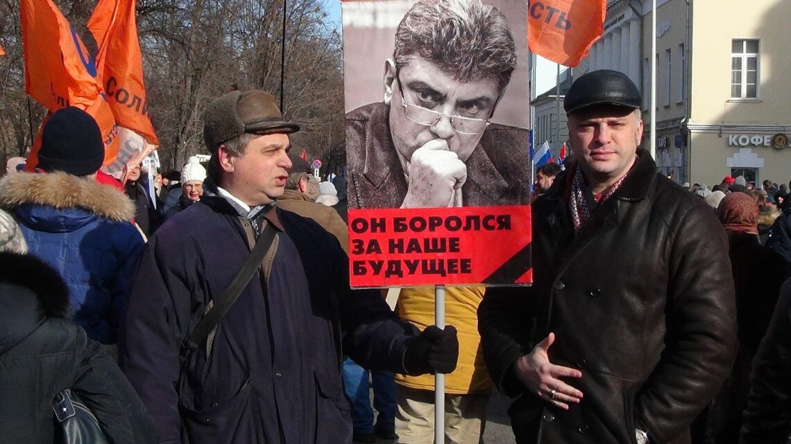 Mielenosoitusmarssi Boris Nemtsovin muistoksi.
